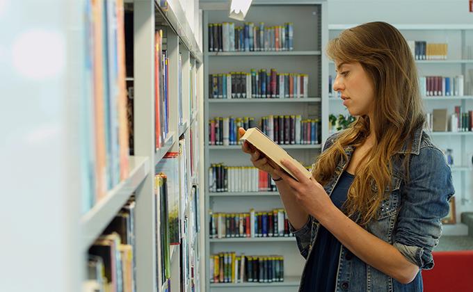 Being Informative Doesn't mean becoming Knowledgeable